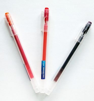 Sekolah Menggunakan Pena Gel Thermo Ink Dihapus Dengan Penghapus